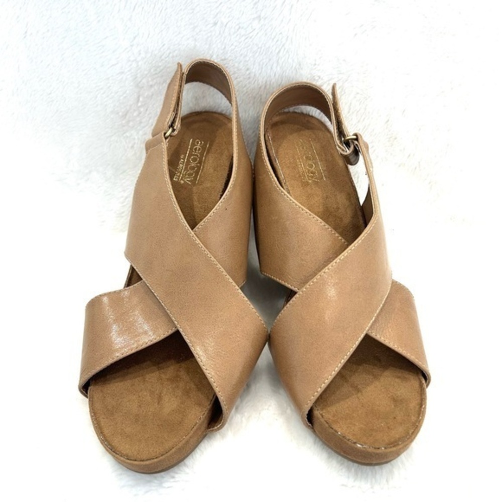 AEROLOGY by Aerosoles Size 11M Good Plush Tan (Nude) Velcro Wedges